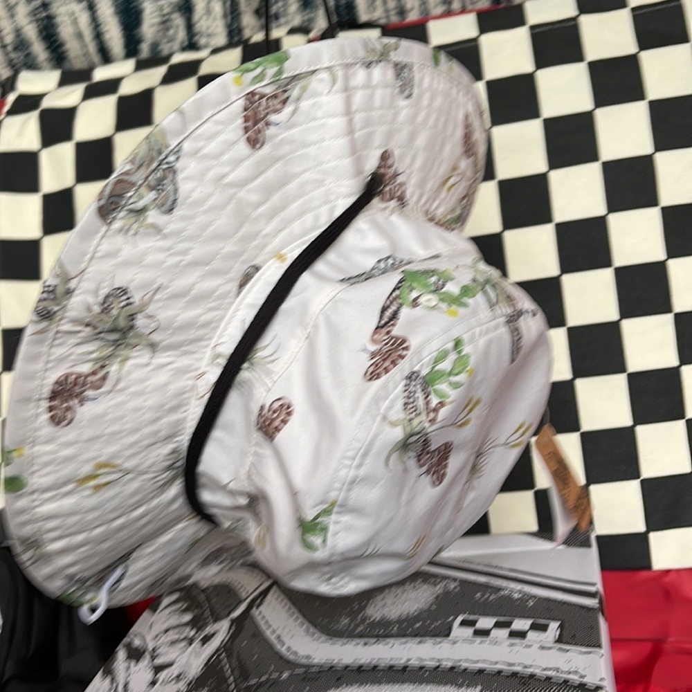 Vans BOONIE BUCKET HAT
COLOR - ANTIQUE WHITE
Desert Snake - Picture 15 of 16